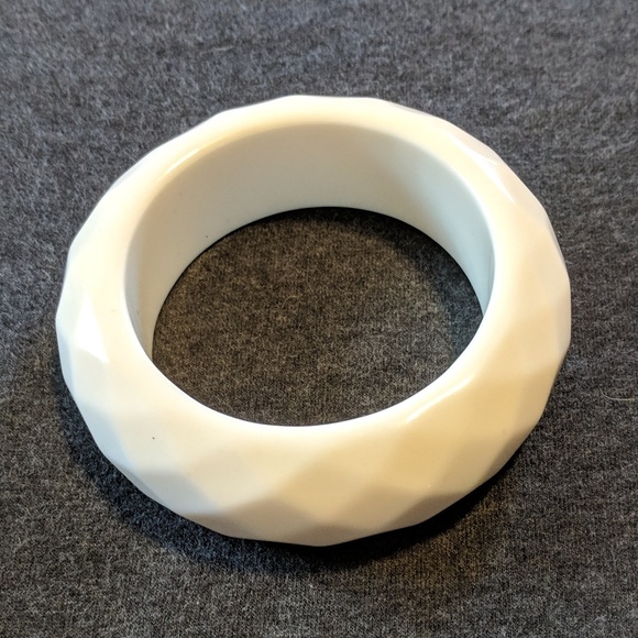 Ann Taylor Jewelry - 🌟last day: Ann Taylor 1" Thick Resin Bracelet